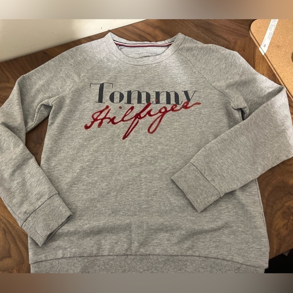 Y2K Tommy Hilfiger crewneck basic sweatshirt size XS
